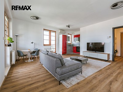 Pronájem bytu 1+kk 37 m²