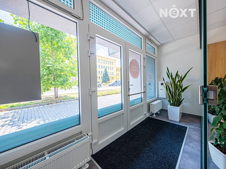 Комерційне приміщення на продаж, 200 м² (20 з 28)