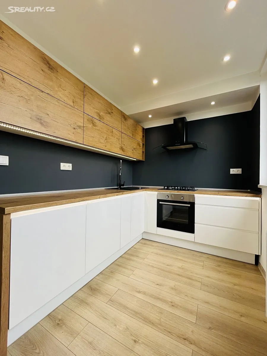 Pronájem bytu 2+1 54 m², Ostrava