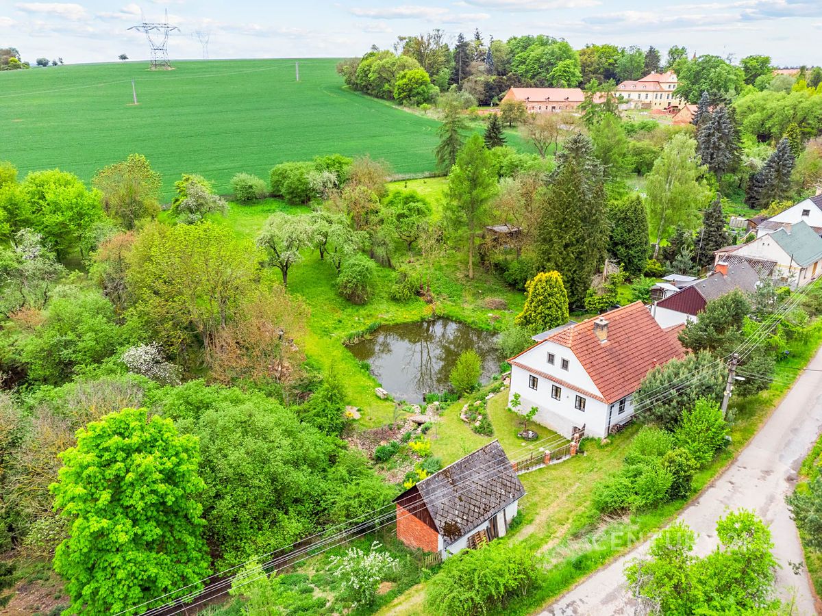 Prodej rodinného domu 100 m², pozemek 2807 m² – fotografie 2