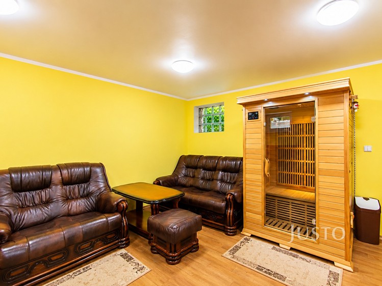 Prodej domu, 425 m² (41 z 52)