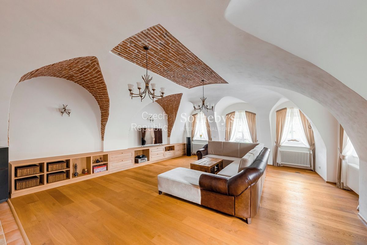 Prodej památky 1200 m², pozemek 3000 m² – fotografie 3