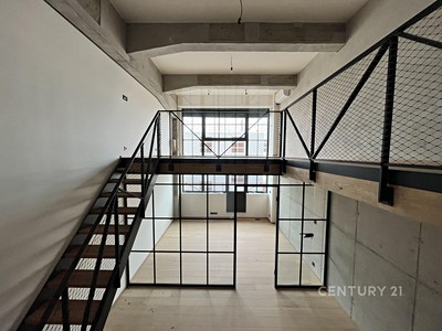 Pronájem kanceláře 91 m² — photo 2