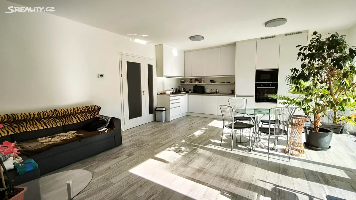 Pronájem rodinného domu 154 m², pozemek 200 m² – pohled 5