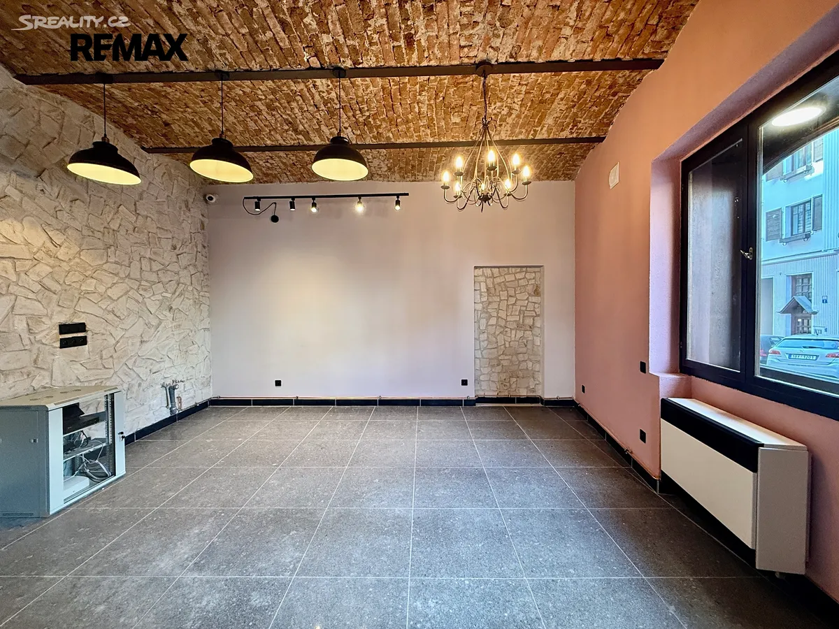Pronájem obchodního prostoru 42 m² – další