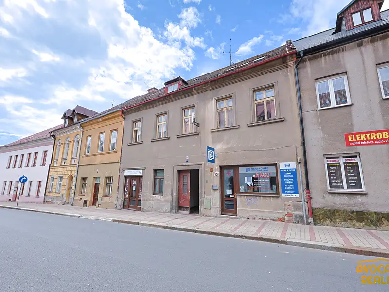 Prodej rodinného domu 249 m², pozemek 481 m², Česká Lípa – náhled fotky 1