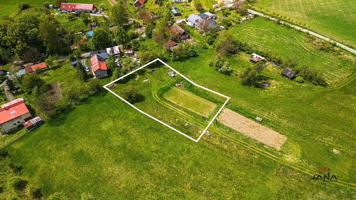 Prodej stavebního pozemku 2092 m²