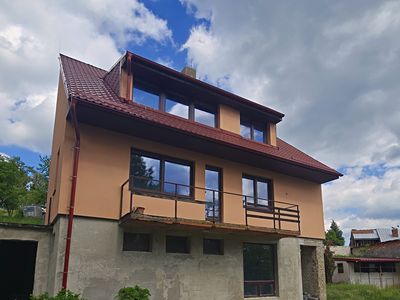 Prodej rodinného domu 300 m², pozemek 2144 m²
