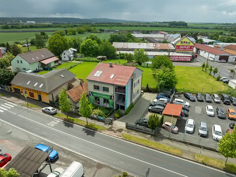 Prodej rodinného domu 340 m², pozemek 450 m², Jesenice – náhled fotky 1