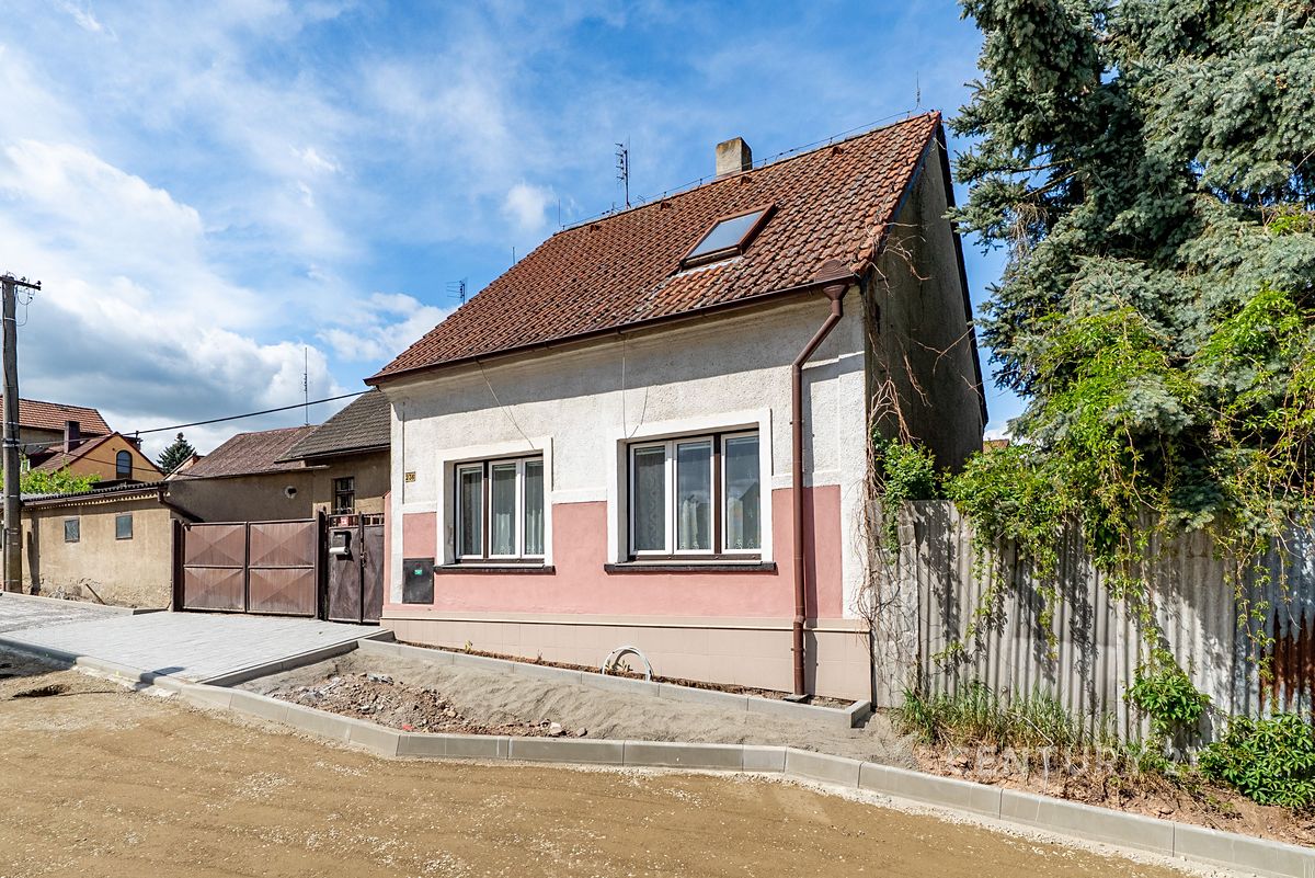 Prodej rodinného domu 93 m², pozemek 237 m² – fotografie 2