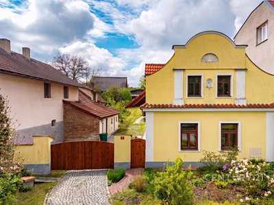 Prodej  rodinného domu 245 m², pozemek 2 664 m²
