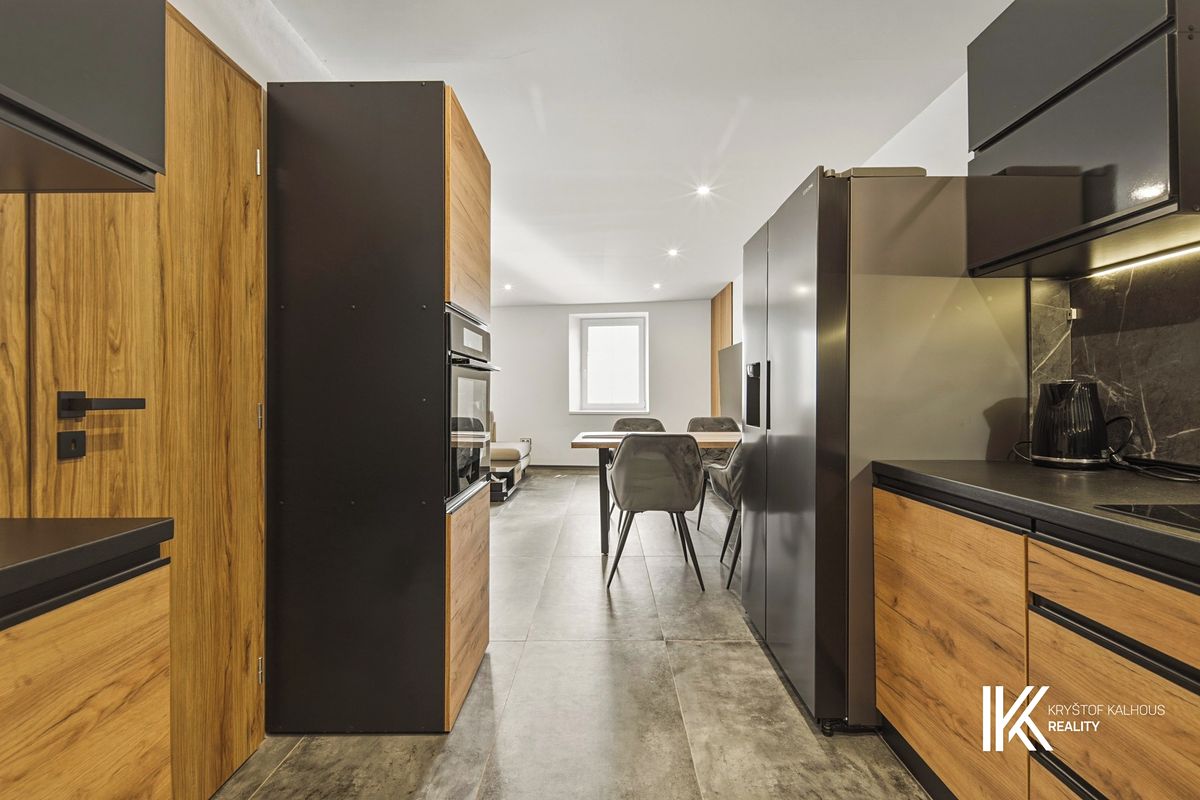 Prodej rodinného domu 205 m², pozemek 368 m² – fotografie 5