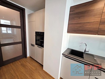 Pronájem bytu 2+kk 55 m² (Jednopodlažní) — photo 4
