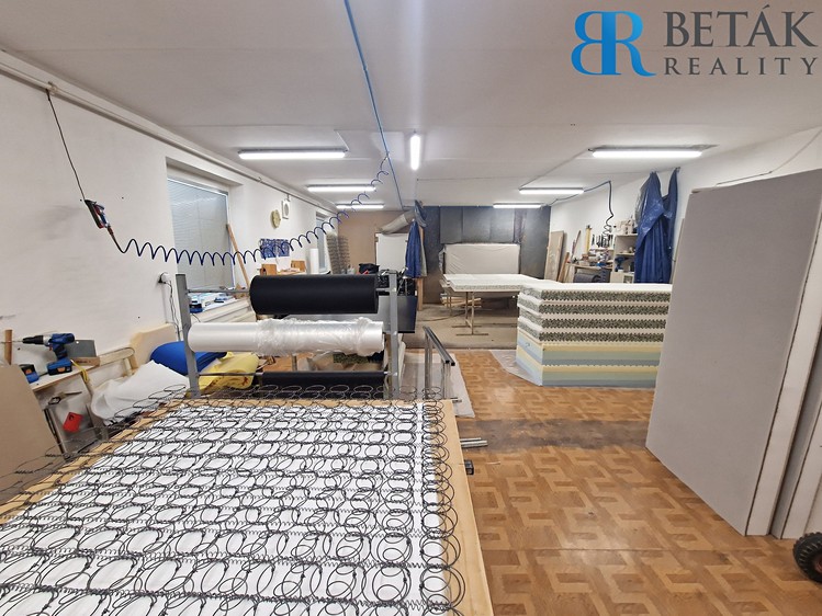 Комерційне приміщення на продаж, 1 200 м² (6 з 23)