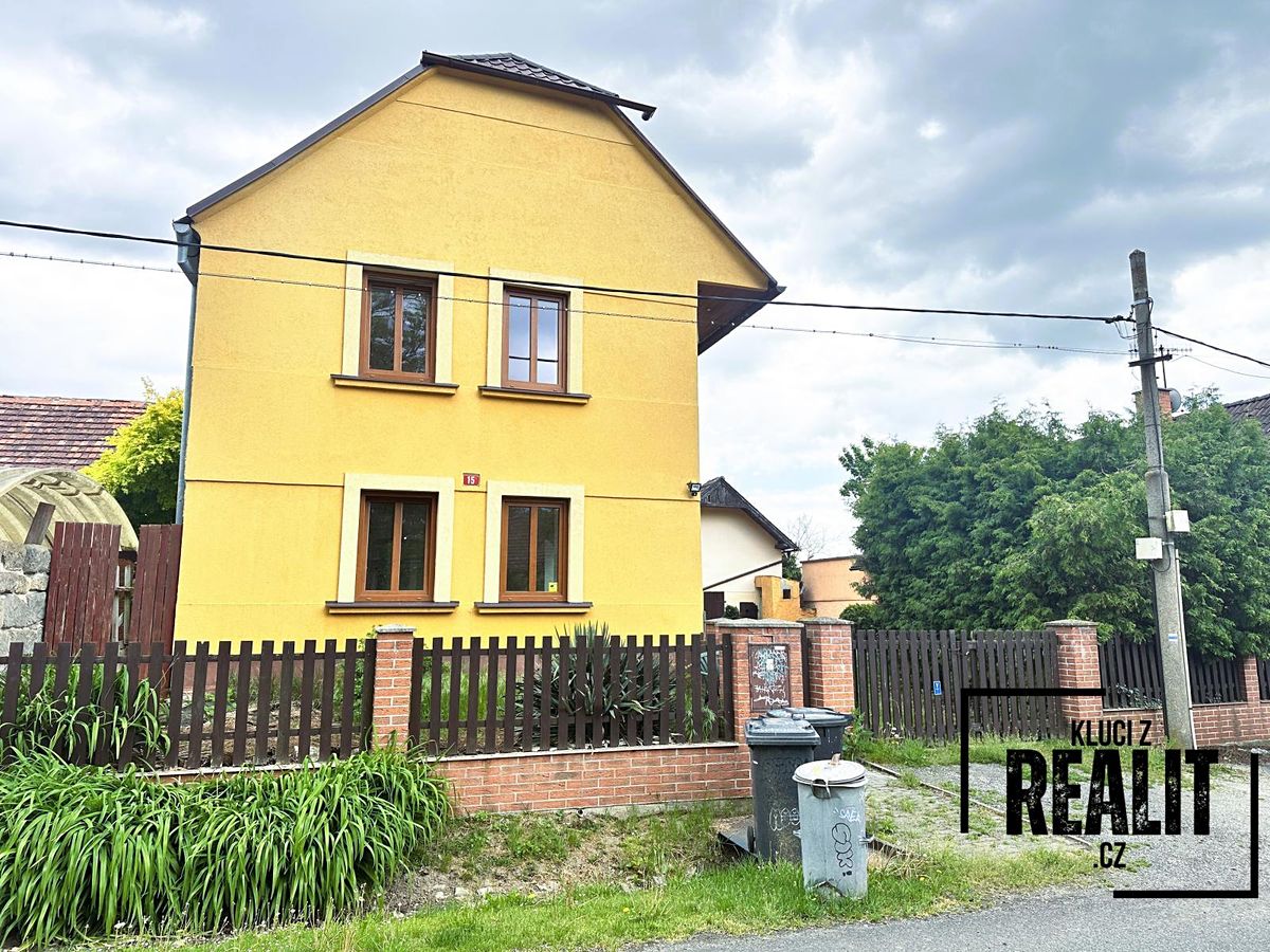 Prodej rodinného domu 170 m², pozemek 570 m² – fotografie 2