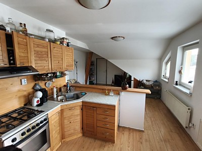 Pronájem bytu 3+kk 79 m² (Podkrovní) — photo 2