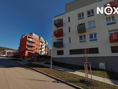 Pronájem garážového stání 20 m²