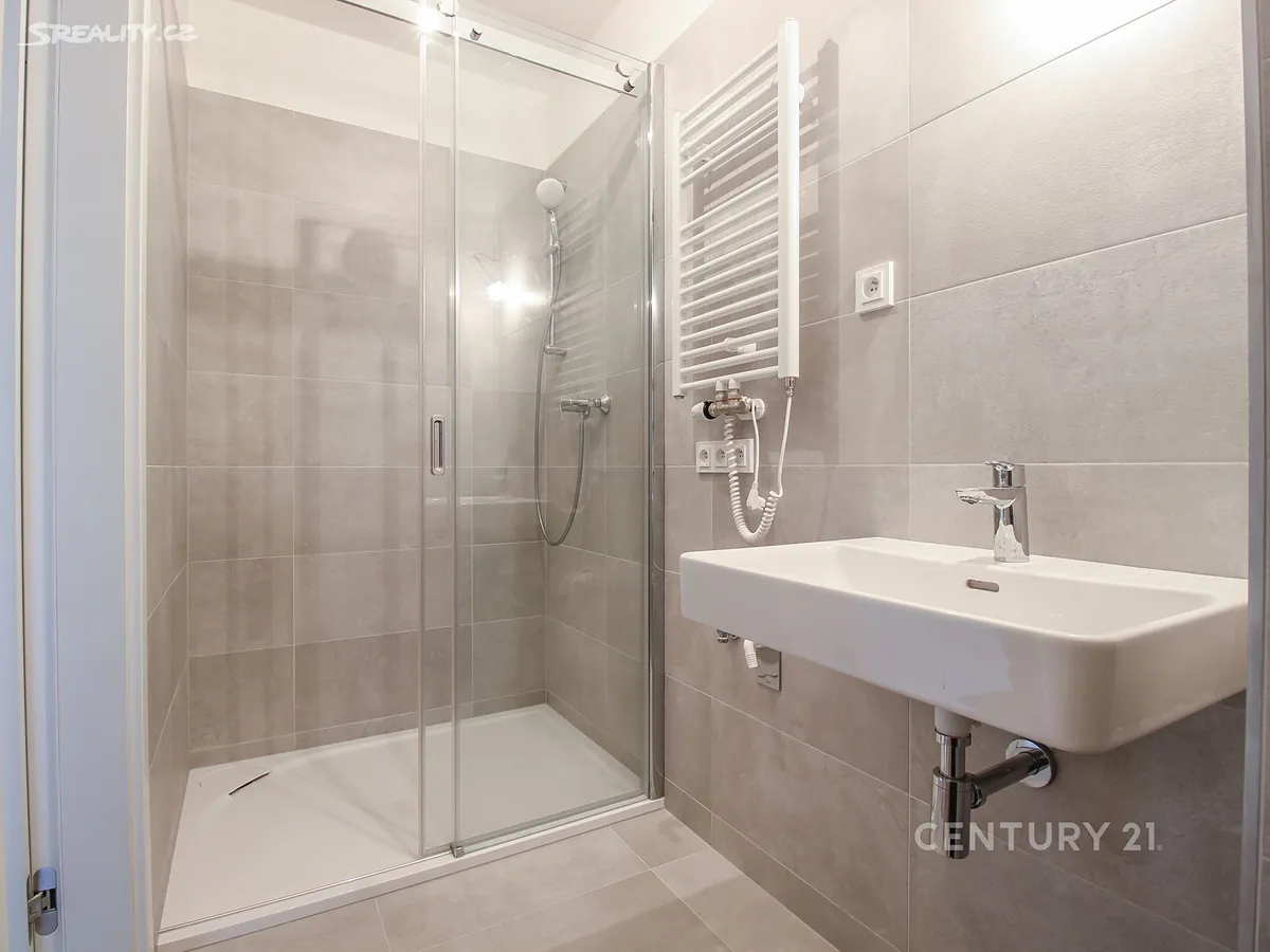 Pronájem bytu 1+kk 30 m² – pohled 5