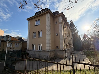 Prodej činžovního domu 650 m²