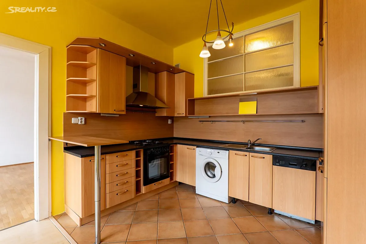 Prodej bytu 2+kk 62 m² – pohled 2