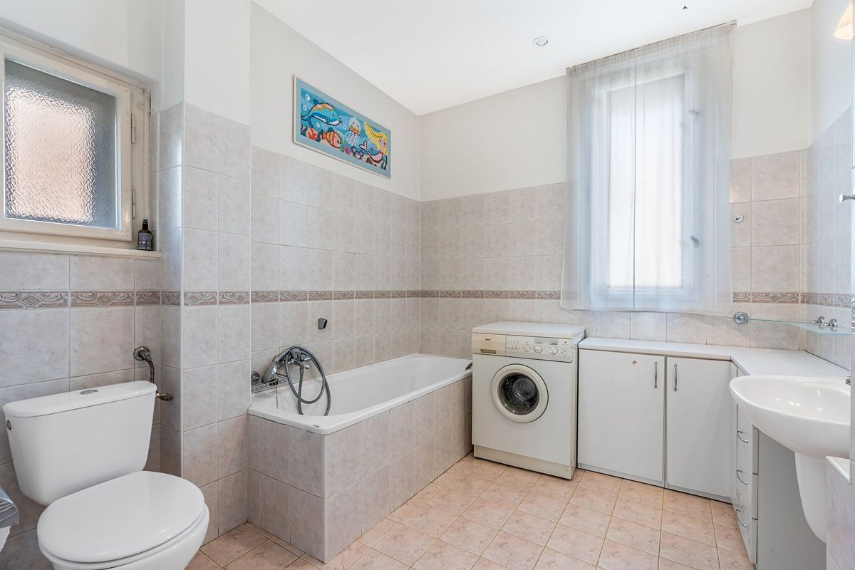 Prodej rodinného domu 205 m², pozemek 574 m² – fotografie 5