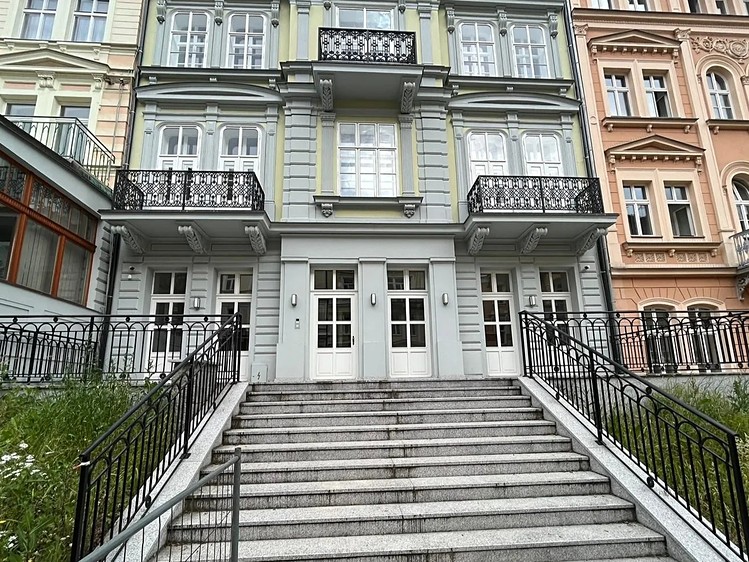 Комерційне приміщення в оренду, 147 м² (1 з 6)