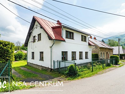 Prodej  rodinného domu 220 m², pozemek 1 945 m²