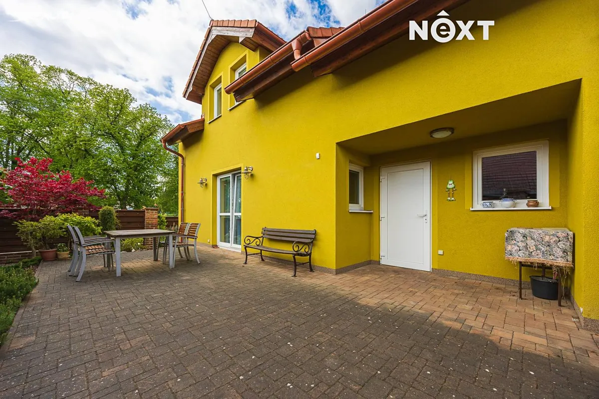 Prodej rodinného domu 143 m², pozemek 256 m², Náves