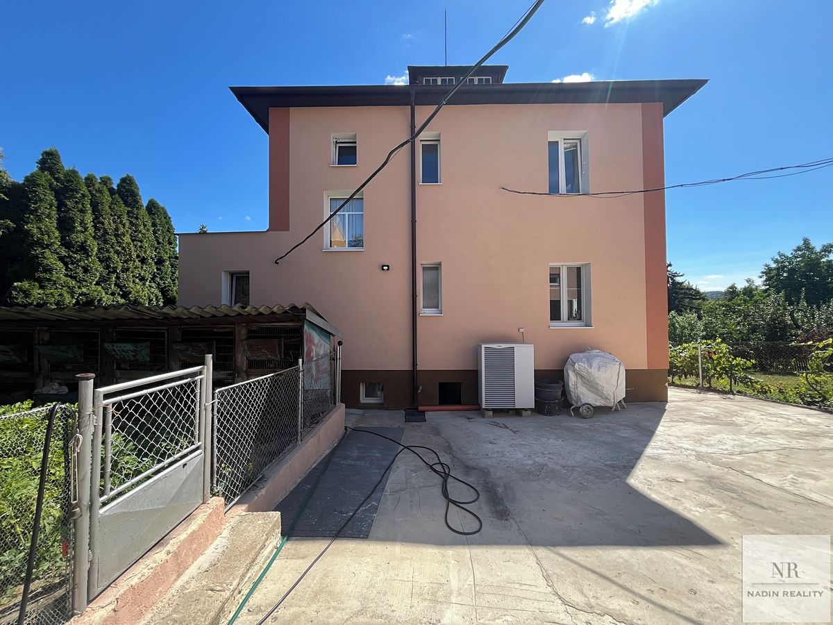 Prodej vícegeneračního domu 226 m², pozemek 560 m² – fotografie 2