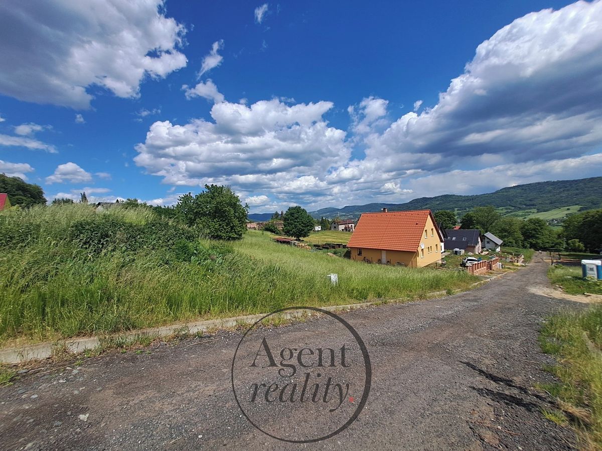 Prodej stavebního pozemku 790 m² – fotografie 3