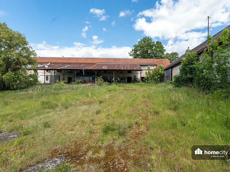 Prodej komerčního prostoru, 1 300 m² (8 z 22)