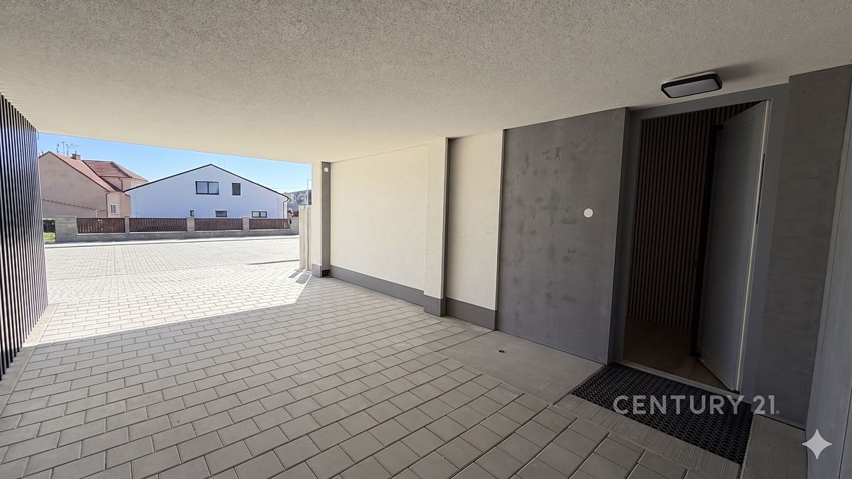 Prodej rodinného domu 111 m², pozemek 235 m² – fotografie 2
