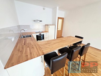 Pronájem bytu 1+kk 48 m² — photo 2