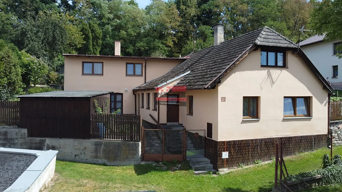 Prodej rodinného domu 221 m², pozemek 754 m²