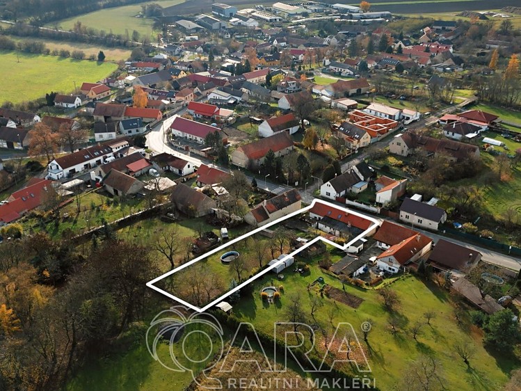 Haus zum Kauf, 255 m² (2 von 30)