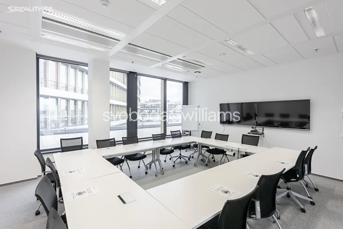 Pronájem kanceláře 486 m², Praha