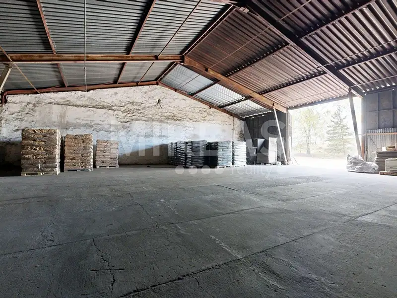 Pronájem skladového prostoru 760 m², Ralsko – náhled fotky 3