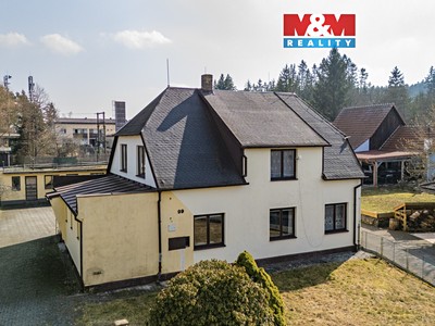 Prodej  rodinného domu 193 m², pozemek 1 996 m²