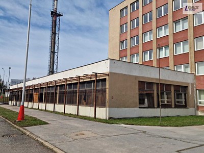 Pronájem výrobní haly, prostoru 731 m²