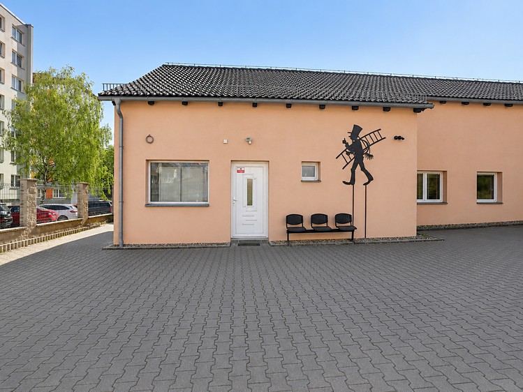 Prodej komerčního prostoru, 226 m² (3 z 14)