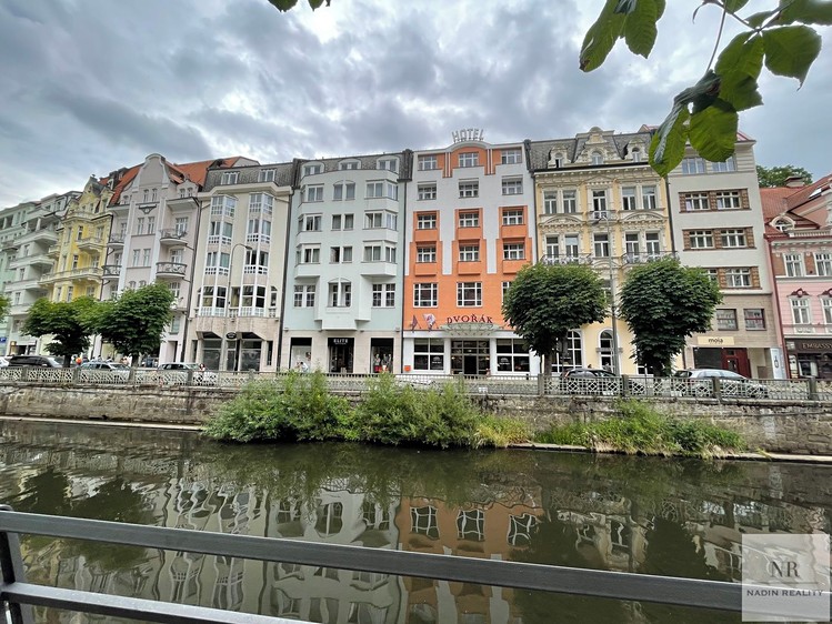 Pronájem komerčního prostoru, 131 m² (2 z 14)