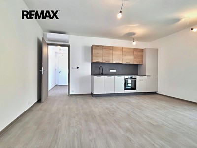 Pronájem bytu 1+kk 37 m² — photo 3