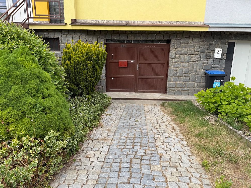 Prodej rodinného domu 180 m², pozemek 495 m² – fotografie 2