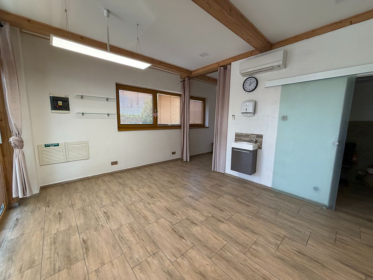 Pronájem ordinace 48 m² – fotografie 2