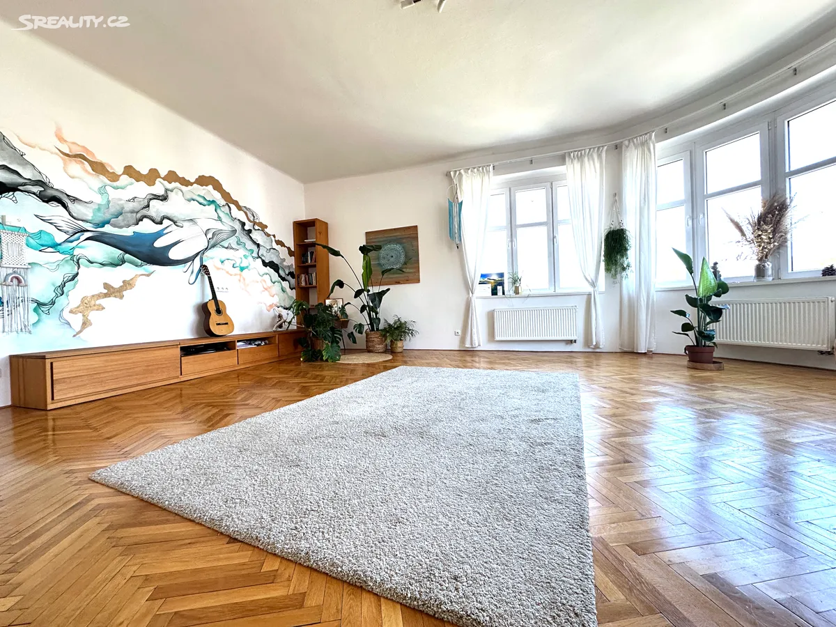 Pronájem bytu 4+1 134 m² – pohled 2