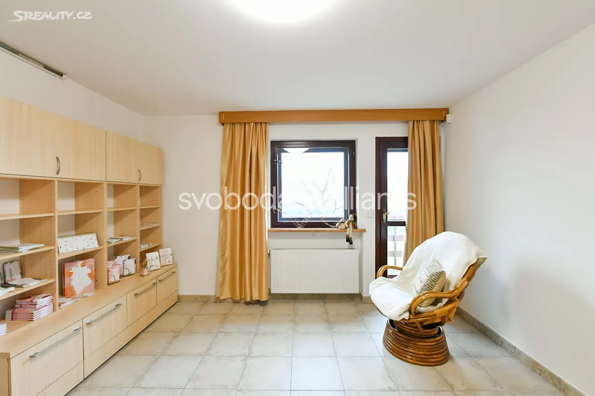 Pronájem rodinného domu 230 m², pozemek 859 m² – pohled 6