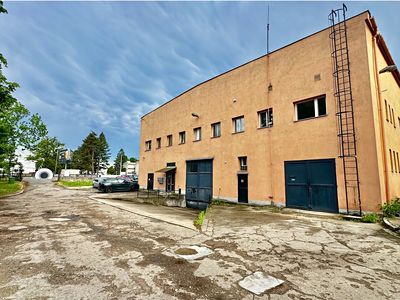 Prodej výrobní haly, prostoru 1574 m²