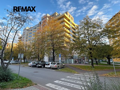 Pronájem garážového stání 12 m² — photo 2