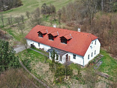 Prodej  rodinného domu 291 m², pozemek 11 689 m²