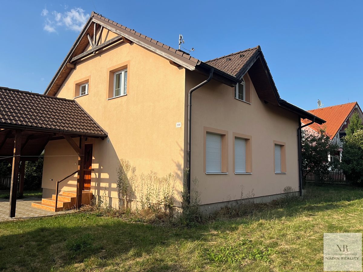 Prodej rodinného domu 144 m², pozemek 895 m²